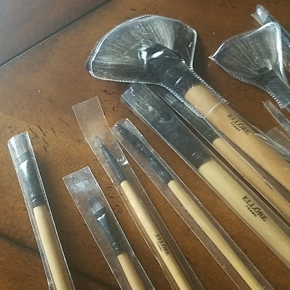 Make up brushes - Picture 3 of 4